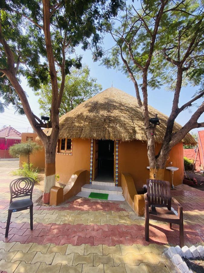 Santkrupa Villa Resort Nakhtrana Dış mekan fotoğraf