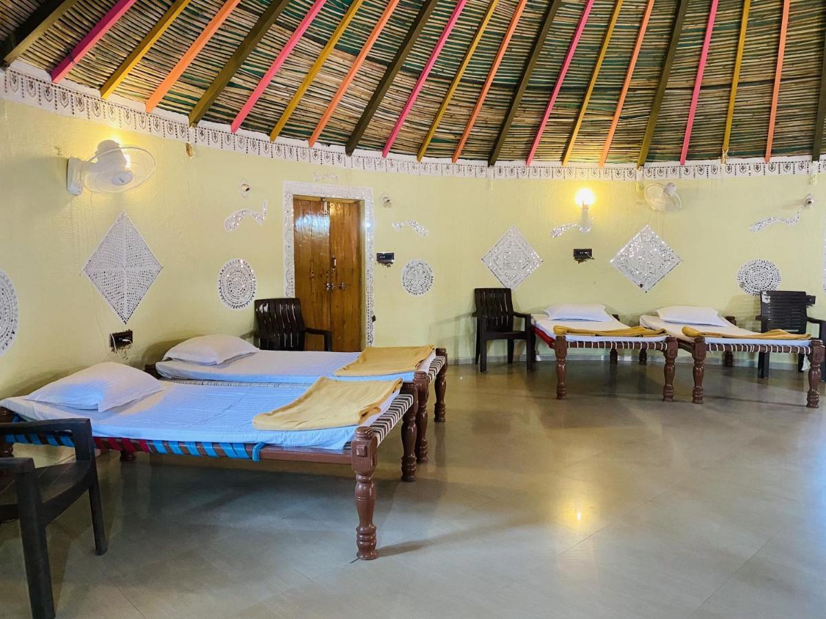 Santkrupa Villa Resort Nakhtrana Dış mekan fotoğraf
