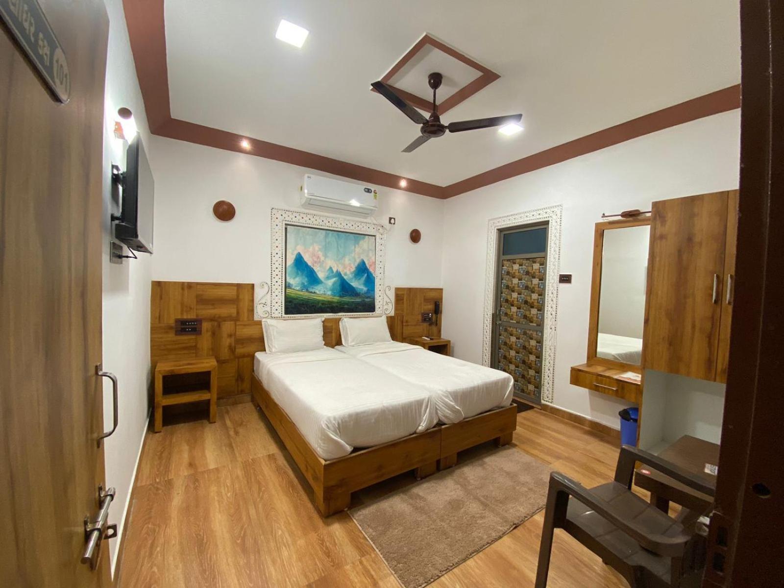 Santkrupa Villa Resort Nakhtrana Dış mekan fotoğraf